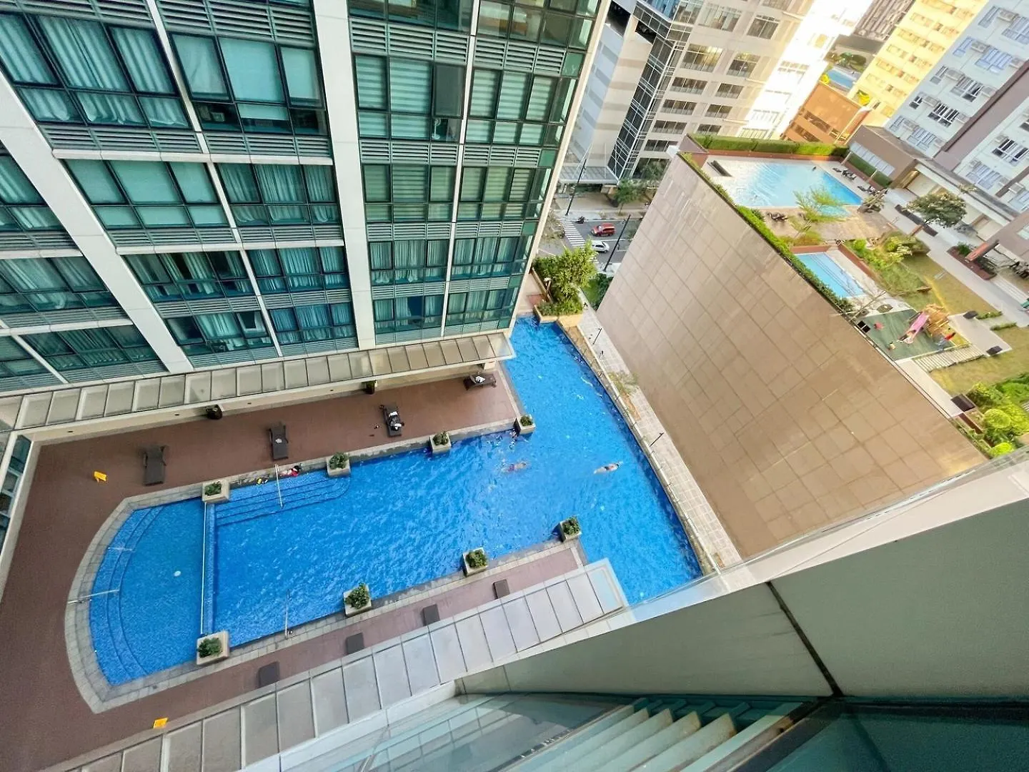 Top Bgc Condo Across Grand Hyatt Hotel #Oursw12K Manila Semesterbostad